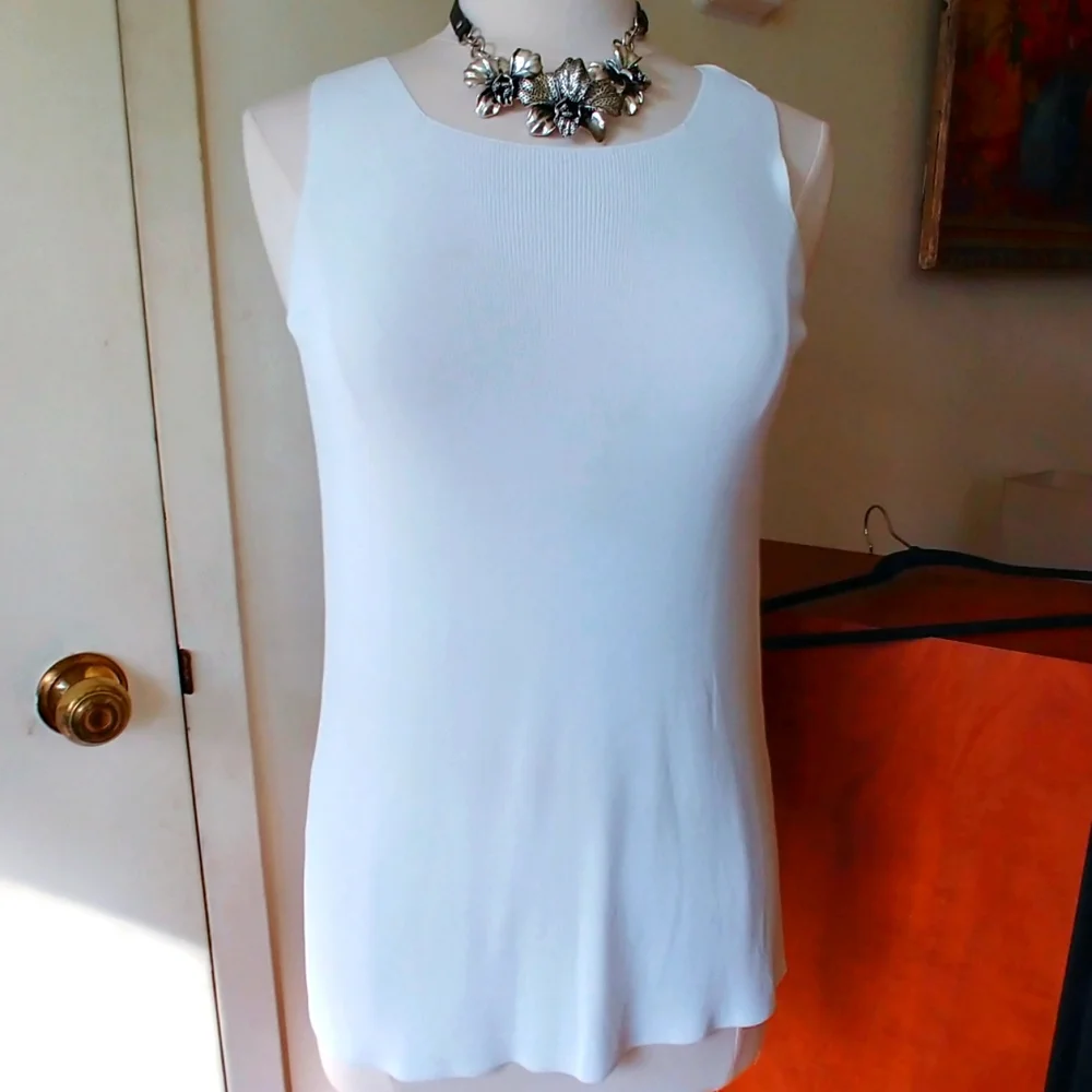 ๐ซSOLD๐ซ ESCADA Italy Sleeveless Top Blouse White Italian size 36 - US: Small, 4 - Picture 2 of 10